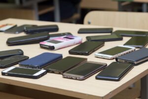 Serwis telefonów online - czego możesz oczekiwać w ramach usługi?