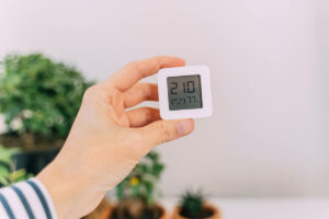 Czy grzejniki na podczerwień mogą pomóc w utrzymaniu wilgotności powietrza?